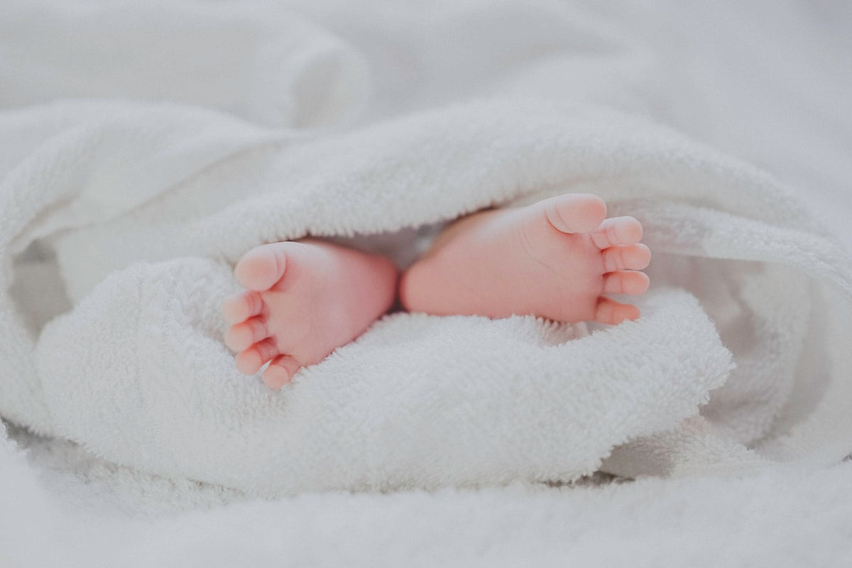 Enfant qui dort paisiblement — GUIIN